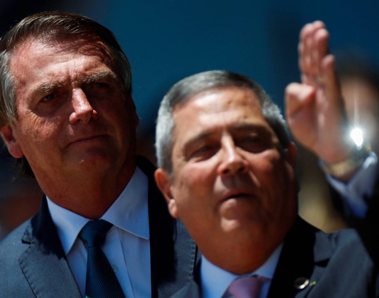Jair Bolsonaro e o general Braga Netto. Foto de Adriano Machado / Reuters.