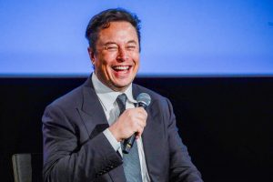 O CEO da Tesla, Elon Musk, fala aos convidados na reunião Offshore Northern Seas 2022 (ONS) em Stavanger, Noruega, em 29 de agosto de 2022. (Carina Johansen /NTB / AFP via Getty Images)