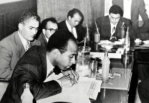 Frantz Fanon durante uma conferência de escritores em Túnis, 1959. (Wikimedia Commons)