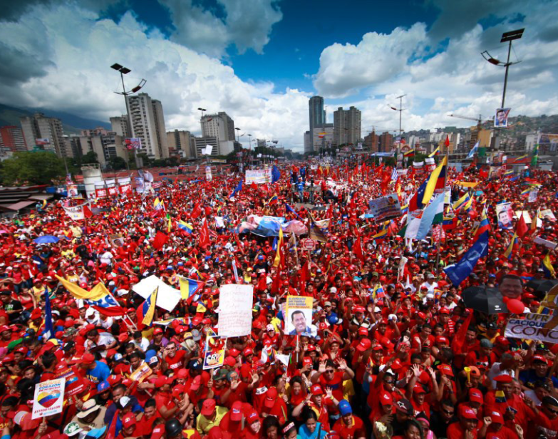 A vitória de Maduro sacramenta a continuidade da nova institucionalidade criada pela Revolução e o protagonismo de sua base popular em um momento em que as dificuldades econômicas impostas pelo bloqueio começam a ser superadas. (Reprodução IELA)