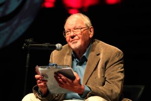 Fredric Jameson, fotografado em São Paulo, Brasil, em 2000. (Fronteiras do Pensamento / Wikimedia Commons)