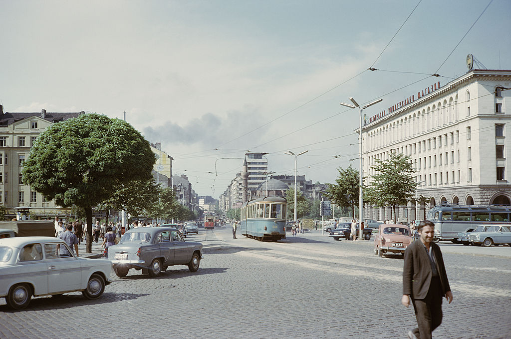 Rua G. Dimitrov em Sófia, Bulgária, agosto de 1965. Fotos de arquivo / Getty