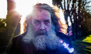 ‘Você não precisa do facão ou do megafone’ … Alan Moore. Fotografia: Joe Brown joestupidstupid@aol.com/Joe Brown