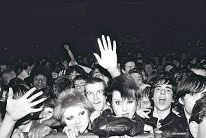 A platéia em um show do Rock Against Racism no Alexandra Palace em Londres, 14 de abril de 1979. (Virginia Turbett / Redferns via Getty Images)